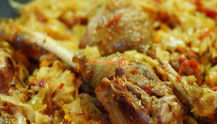 Утка, тушеная с капустой с пошаговыми фото